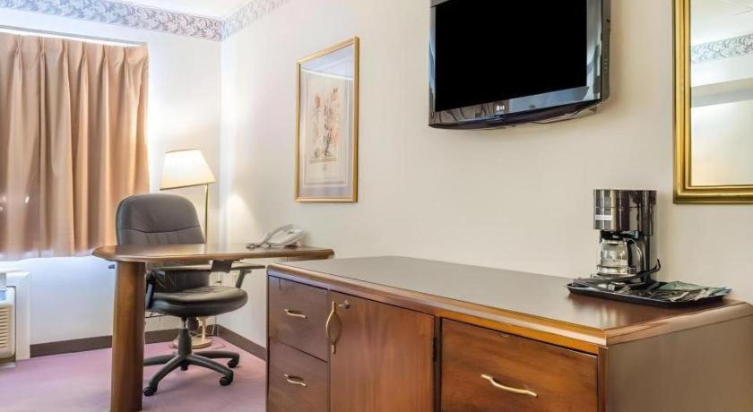 Quality Royle Hotel 2*